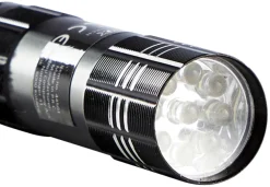 Lommelygte med 9 LED - AutoZone®